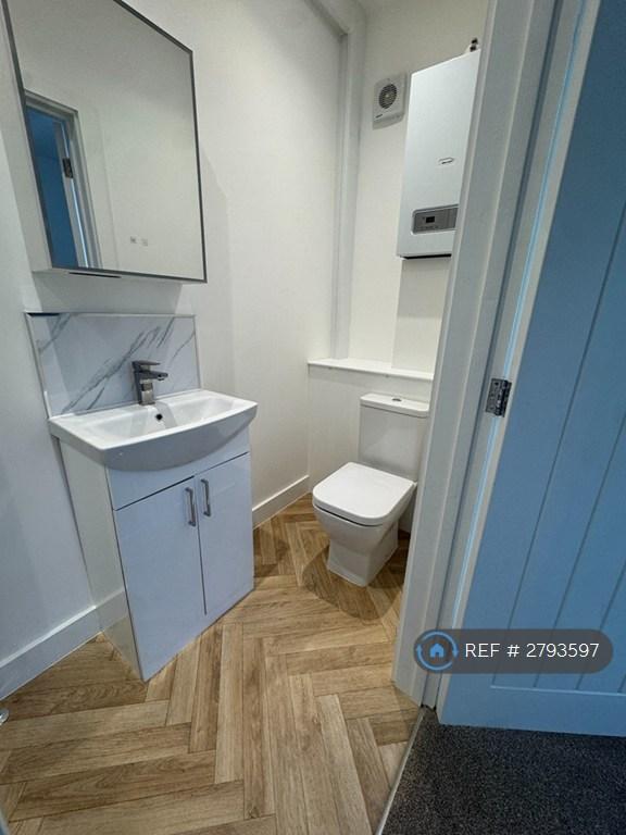Large Shower Room