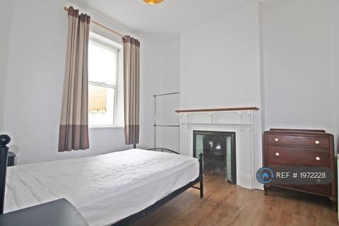 3 bedroom terraced house to rent, Moira St, Cardiff, CF24