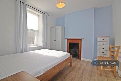 3 bedroom terraced house to rent, Moira St, Cardiff, CF24