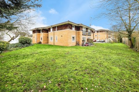 2 bedroom flat for sale, Stafford Avenue, Hornchurch, RM11