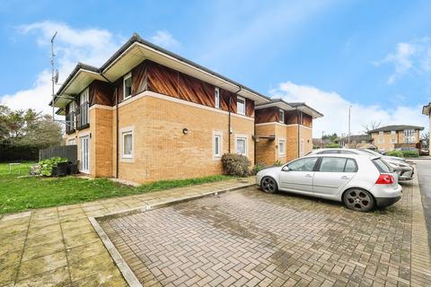 2 bedroom flat for sale, Stafford Avenue, Hornchurch, RM11