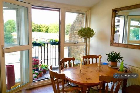 3 bedroom maisonette to rent, Hardel Walk, London, SW2