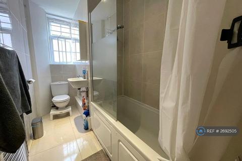 Studio to rent, Melina Court, London, NW8
