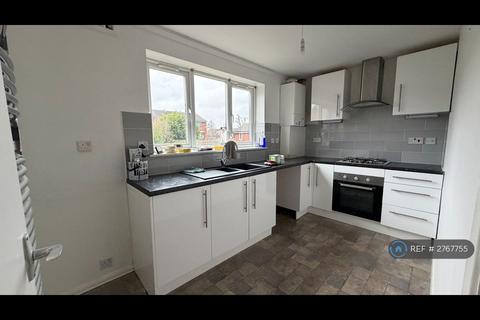 3 bedroom terraced house to rent, Wetherlam Close, Nottingham, NG2
