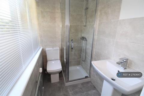 1 bedroom in a house share to rent, Bourne Court, Colchester, CO2