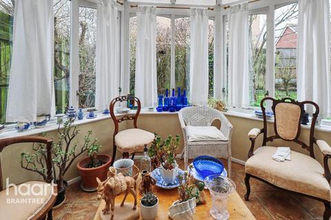 3 bedroom semi-detached house for sale, Whitlock Drive, Halstead