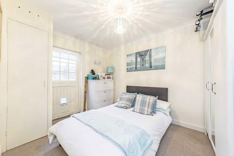2 bedroom house for sale, Tolson Road, Isleworth TW7