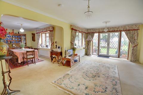 3 bedroom house for sale, Goffs Park Road, Southgate, RH11
