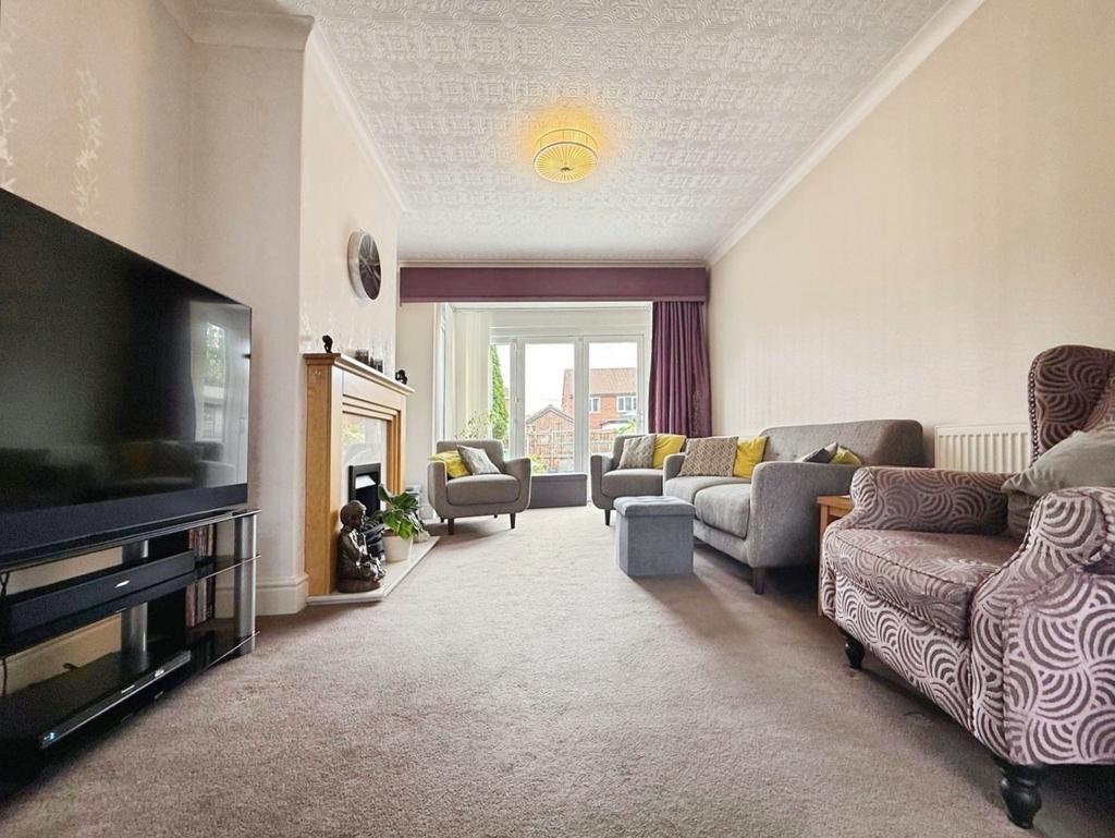 Pbox-living room-325206.jpg