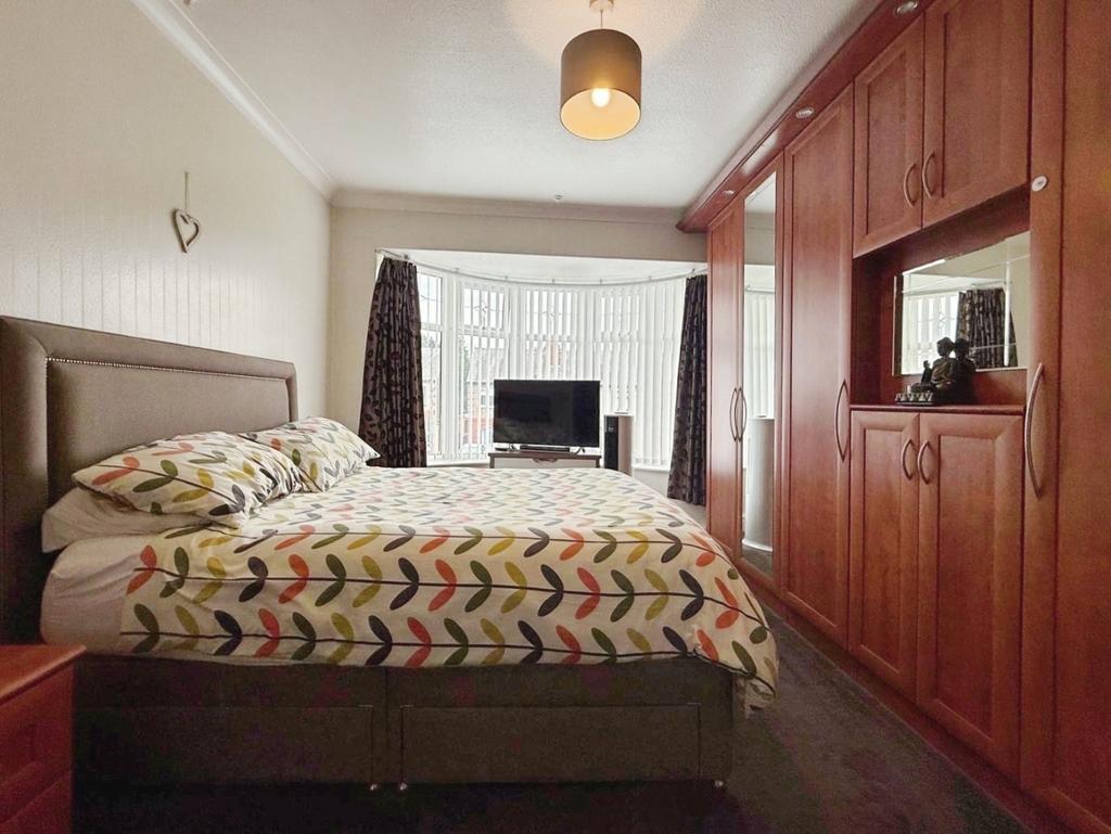 Pbox-bedroom-325206.jpg