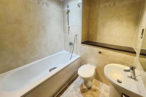 2 bedroom apartment for sale, Chapel Street, Greater Manchester M3