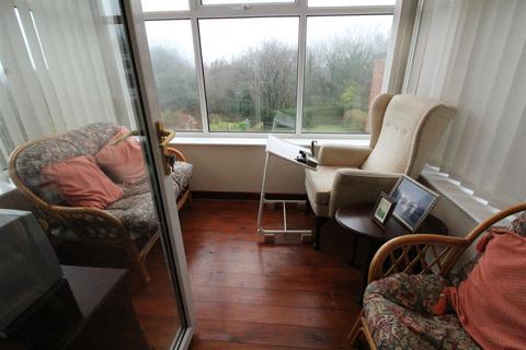 2 bedroom semi-detached house for sale, Highfield Drive, Birstall, Batley