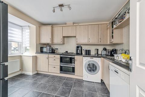3 bedroom semi-detached house for sale, Jilling Gardens, West Yorkshire WF12