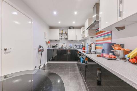 1 bedroom flat for sale, Sweden Gate, Canada Water, London, SE16