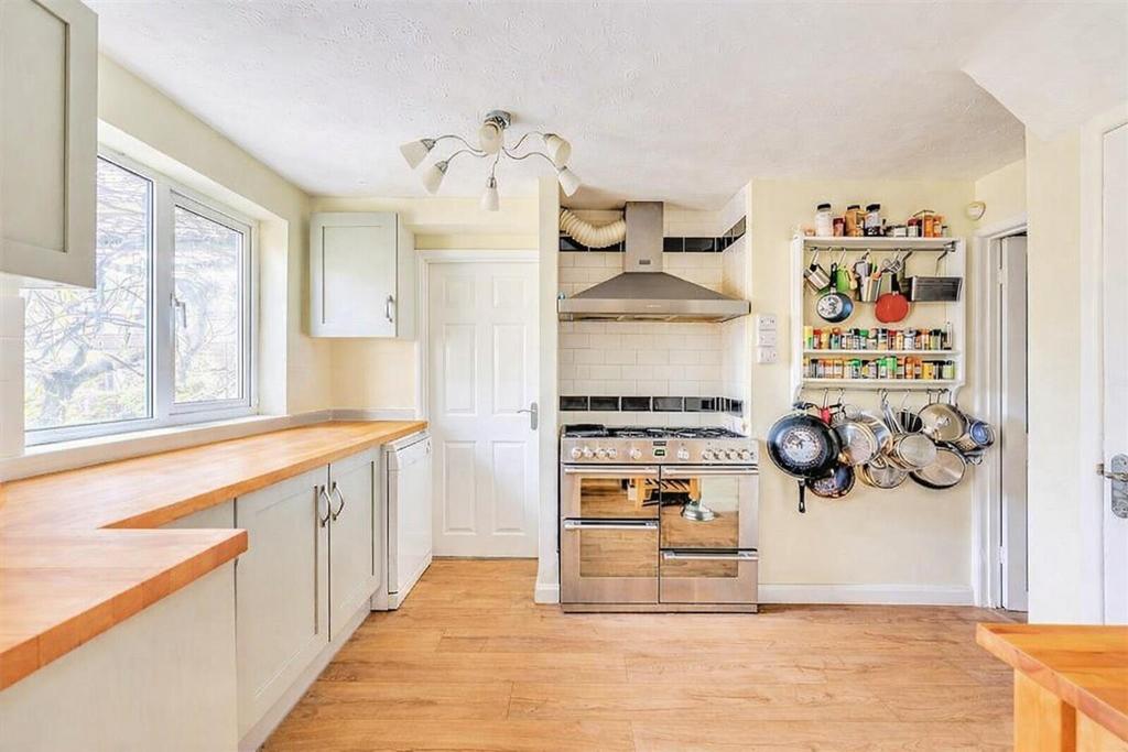 View of Kitchen/Breakfast Room
