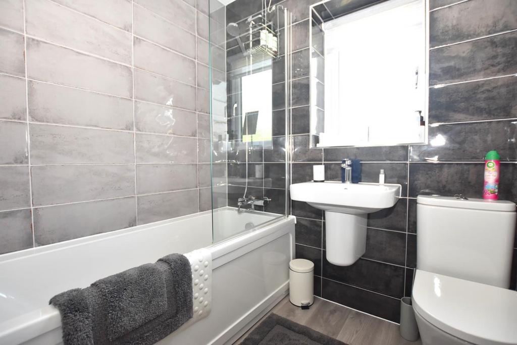 Family Bathroom.JPG