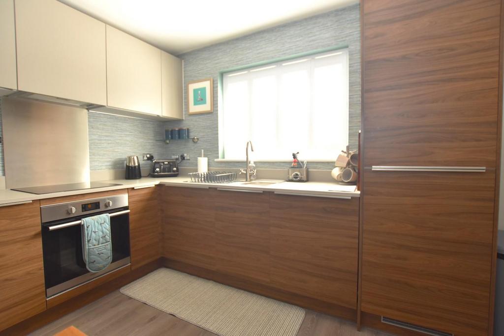 Kitchen (3).JPG