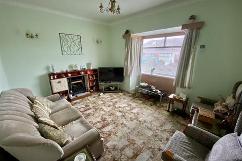 2 bedroom semi-detached bungalow for sale, Hepworth Drive, Mirfield