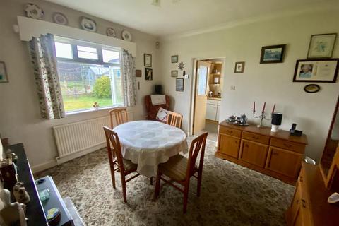 2 bedroom semi-detached bungalow for sale, Hepworth Drive, Mirfield