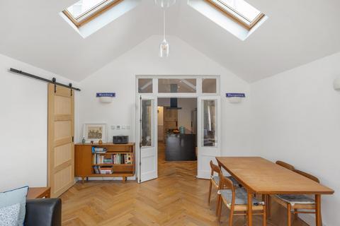 5 bedroom semi-detached house for sale, London W5