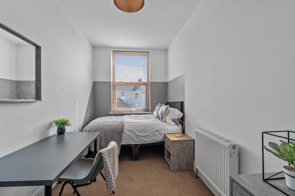ROOM.jpg