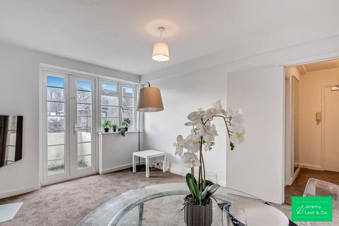 2 bedroom flat for sale, Beech Lawns, Torrington Park, London
