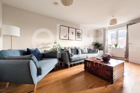 undefined, Combroke Grove, Hatton Park, Warwick