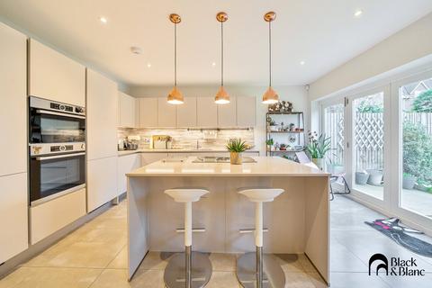 4 bedroom semi-detached house for sale, Westbury Road, Beckenham, BR3