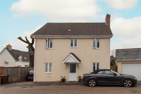 3 bedroom detached house to rent, Manor Farm Close, Haverhill CB9