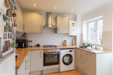 3 bedroom detached house to rent, Manor Farm Close, Haverhill CB9