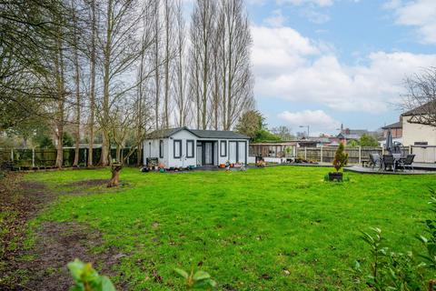 6 bedroom detached house for sale, Beccles Road, Oulton Broad South