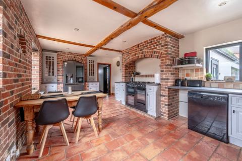 6 bedroom detached house for sale, Beccles Road, Oulton Broad South