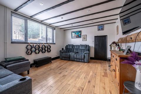 6 bedroom detached house for sale, Beccles Road, Oulton Broad South