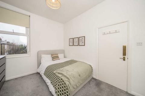 2 bedroom flat for sale, Allfarthing Lane, London SW18