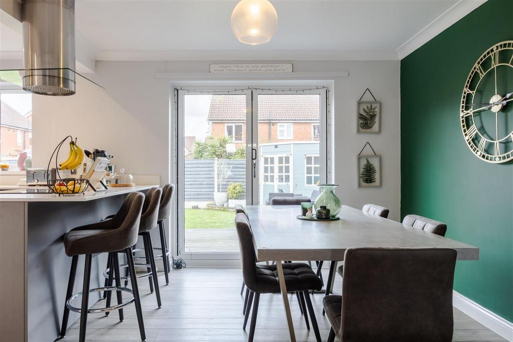 Kitchen diner