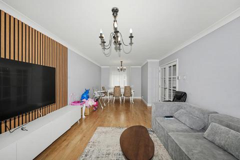 2 bedroom flat for sale, Village Road, Enfield