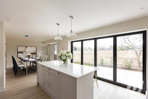 2 bedroom detached house for sale, Mascalls Gardens, Brentwood, Essex, CM14
