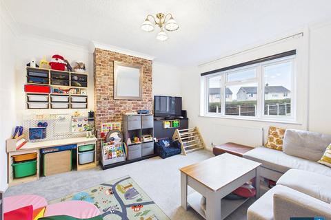 3 bedroom semi-detached house for sale, Morrison Drive, New Rossington, Doncaster, South Yorkshire, DN11