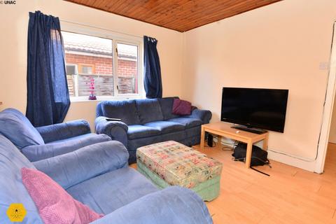 4 bedroom terraced house to rent, Charterhouse, Coventry CV1