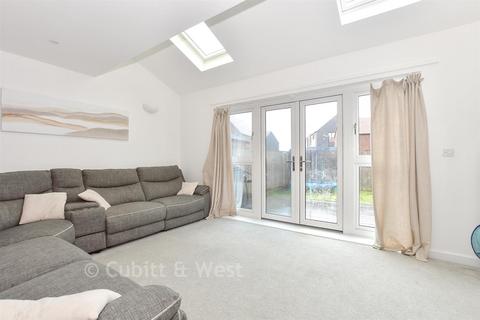 3 bedroom detached house for sale, Denchy Mead, Burgess Hill RH15