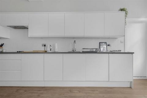 2 bedroom flat to rent, Curtain Road, London EC2A