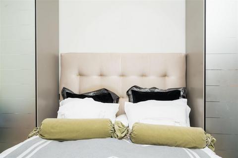2 bedroom flat for sale, RUTLAND GATE, London, SW7