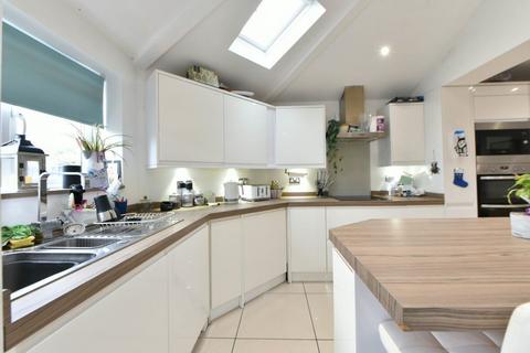 undefined, Queens Road, Sale M33