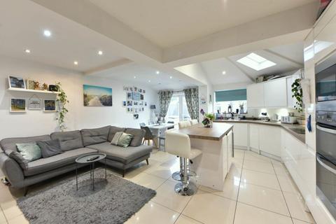 undefined, Queens Road, Sale M33