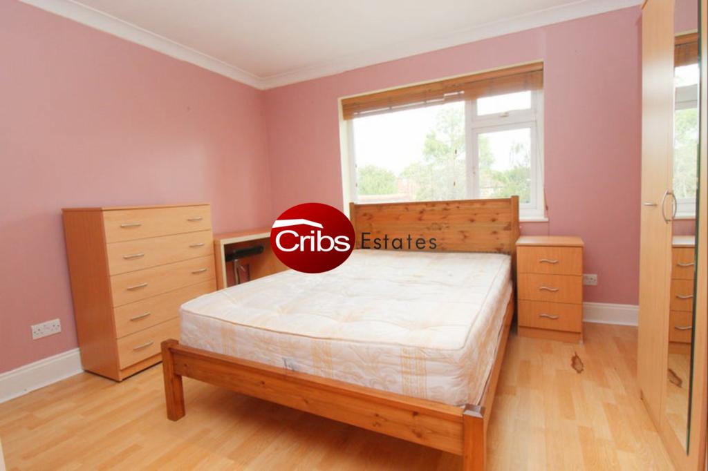 En-Suite Room To Rent In Morden SM4 (bills includ