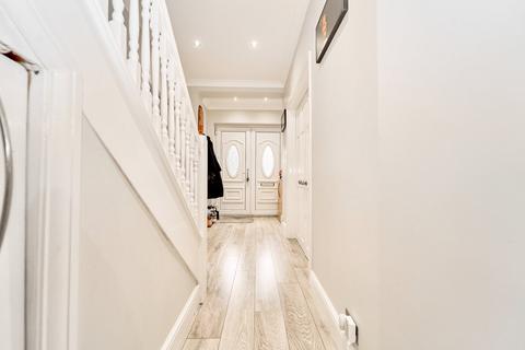 3 bedroom semi-detached house for sale, Vicarage Farm Road, Hounslow, TW5