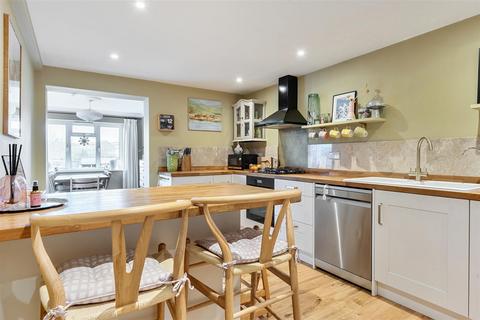 undefined, Meadow Bank Close, Ascott-Under-Wychwood, Chipping Norton
