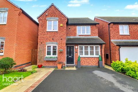 3 bedroom detached house for sale, Long Close, Leicester
