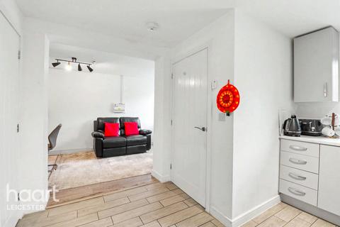 3 bedroom detached house for sale, Long Close, Leicester