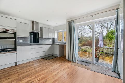 3 bedroom semi-detached house for sale, Park Avenue, Bushey, WD23